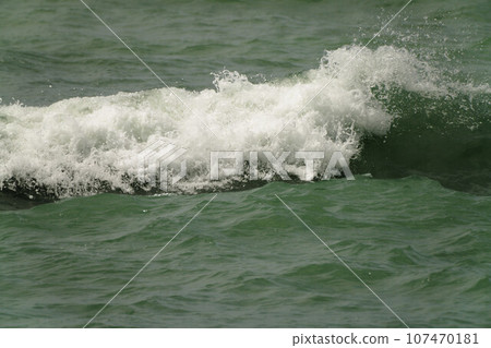沖繩的海浪 107470181