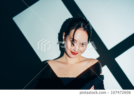 Young women's beauty Young women's beauty 107472606