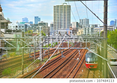 [愛知縣] 名古屋市景 從熱田區六野人行天橋看到的風景 JR東海道線和名古屋鐵道 107484113