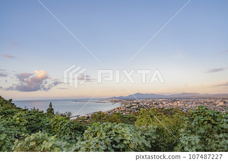 從新潟戈地公園眺望上越市和海 107487227