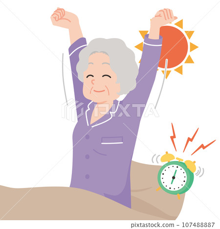 醒來精神煥發的老年婦女特寫白色背景 107488887