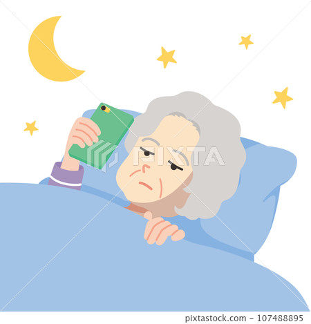 老婦人睡覺時使用智慧型手機，特寫，白色背景 107488895