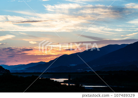 Yoshinogawa, Shikoku Saburo, Tokushima Prefecture, sunset sky 107489329