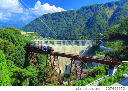 [Kumamoto Prefecture] Sunny Minamiaso Railway trolley train and Tateno Dam 107492652