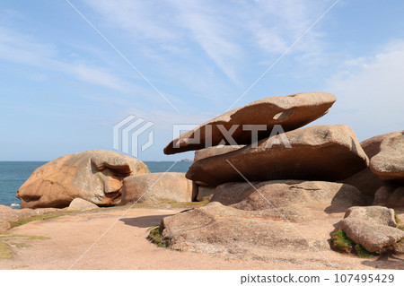 Palette of painter, bizarre rock formation on Pink Granite Coast in Brittany 107495429