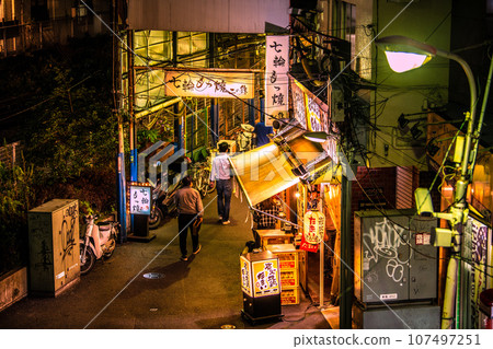 Japan's Kawasaki cityscape October - View of the retro bar district, Mizonokuchi Station west exit shopping street, etc. Japan's Kawasaki cityscape October - View of the retro bar district, Mizonokuchi Station west exit shopping street, etc. 107497251
