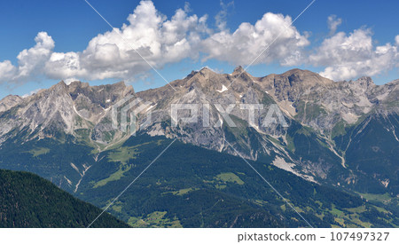Rocky peaks in the Tirol Alps. Scenic mountain landscape. Austria. Europe 107497327