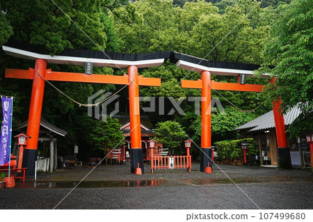 日本鹿兒島諏訪神社一排牌坊門 107499680