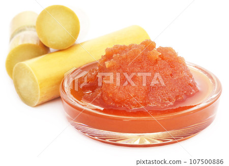 Molasses with sugarcane Molasses with sugarcane 107500886