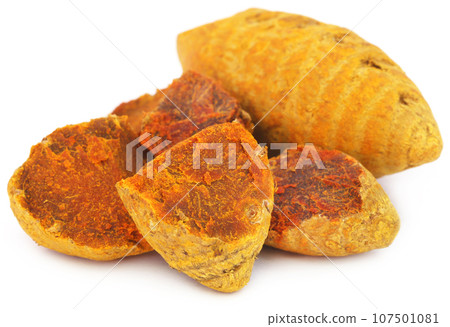 Dry turmeric Dry turmeric 107501081