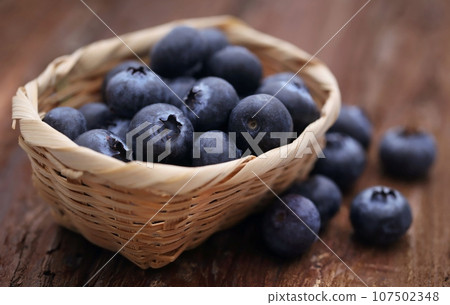 Fresh blueberries Fresh blueberries 107502348