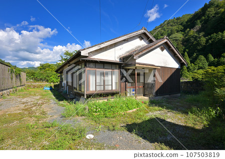 生野礦山5號6號公司住宅(兵庫縣朝來市生野町) 生野礦山5號6號公司住宅(兵庫縣朝來市生野町) 107503819