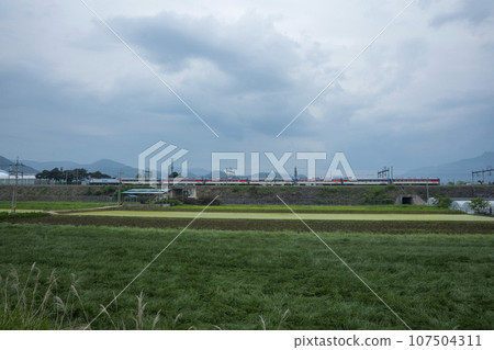 Bicycle path along the Seomjingang River 107504311