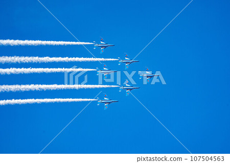 翠城基地航空節藍色脈衝編隊飛行 107504563