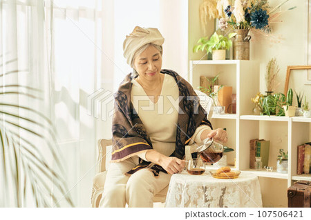高級婦女喝茶時間 高級婦女喝茶時間 107506421