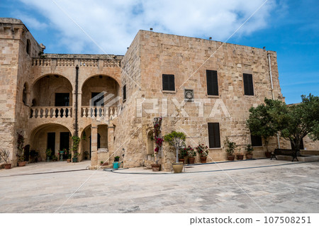 Malta, Birgu, courtyard with buildings inside at Fort St Angelo. 107508251