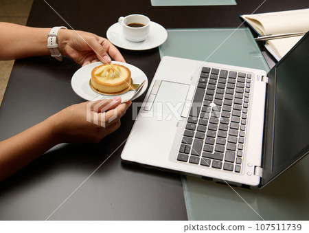 Food and drink. Coffee break. Business and technologies 107511739