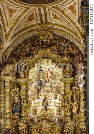 Old altar of a historic baroque church 107511849