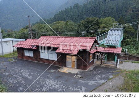 JR東海最北端的車站高山幹線杉原站車站大樓 JR東海最北端的車站高山幹線杉原站車站大樓 107513878