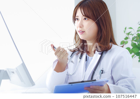 諮詢的女醫生 諮詢的女醫生 107516447