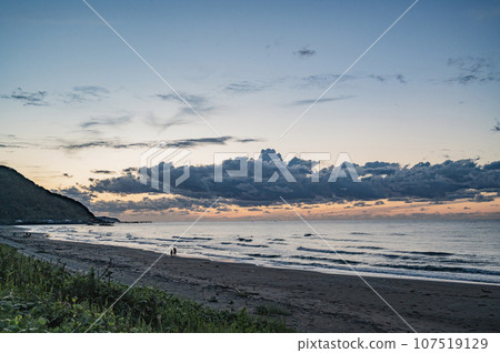 新潟板濱市的夜景 107519129