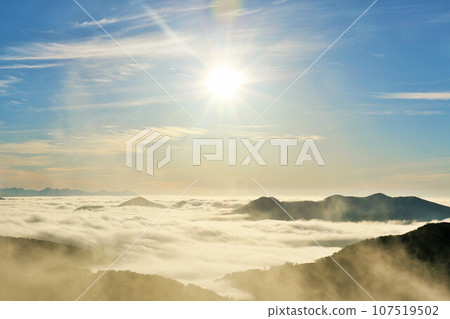 Hokkaido Autumn sea of clouds and morning sunlight Hokkaido Autumn sea of clouds and morning sunlight 107519502