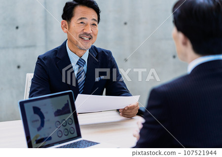 商務人士 107521944