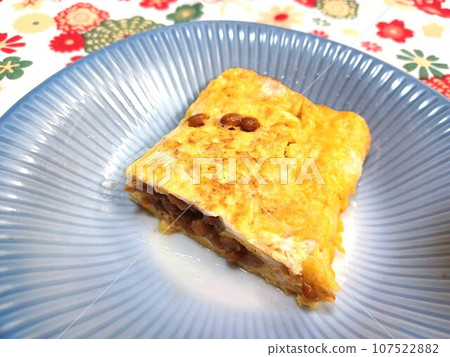 Tamagoyaki with natto 107522882