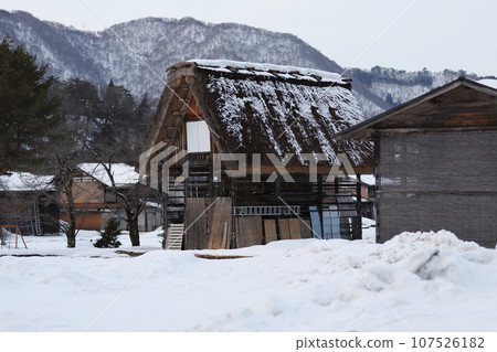 Shirakawa-go, Gokayama Gassho-zu village 107526182