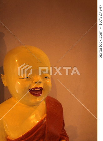 無辜嬰兒雕像 107527947