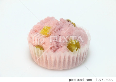 Steamed sweet potato cake Steamed sweet potato cake 107528009