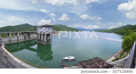 Lake Chubetsu and Chubetsu Dam in Higashikawa, Hokkaido Lake Chubetsu and Chubetsu Dam in Higashikawa, Hokkaido 107528980