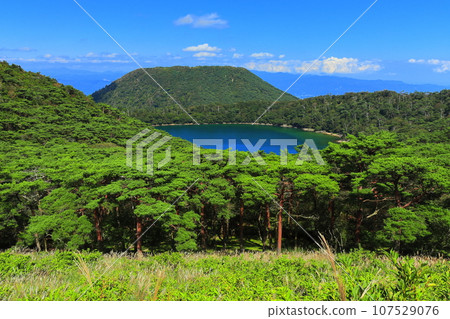 [宮崎縣] 晴天時的唐國山和六觀音禦池（蝦野高原） 107529076