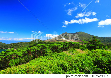 [Miyazaki Prefecture] Clear skies in Kirishima Mt. Karakuri (Ebino Plateau) 107529094