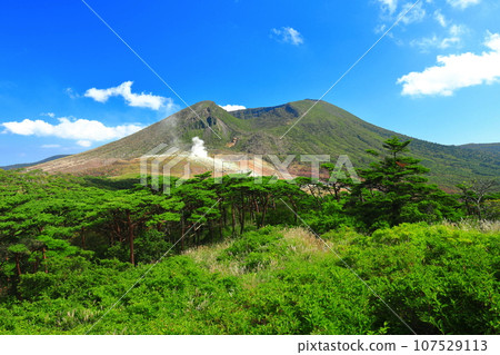 [Miyazaki Prefecture] Clear skies in Kirishima Mt. Karakuri (Ebino Plateau) 107529113