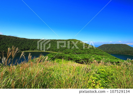 [宮崎縣]晴天時的白紫池與六觀音禦池（蝦野高原） 107529134