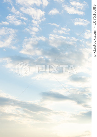 傍晚的天空，陽光 107530399