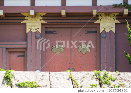 Fushimi Momoyama Castle Castle Entrance Summer (Fushimi Ward, Kyoto City, Kyoto Prefecture) 107534861
