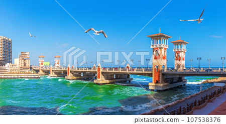 View of Stanley Bridge over the Mediterranean Sea and the harbour of Alexandria, Egypt 107538376