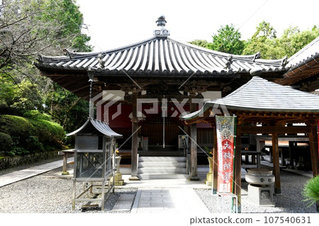 [Mitoyo City, Shikoku 88 Temple Pilgrimage, Sanuki, 67th temple “Daikoji” Daishido] 107540631