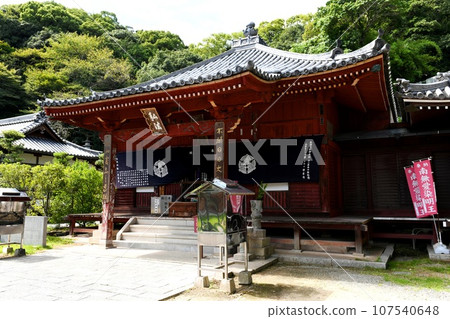 [四國觀音市88參拜、贊岐、第69寺「觀音寺」大士堂] 107540648