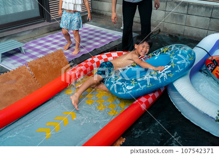 family, pool, pools 107542371