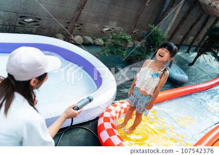 pool, pools, child 107542376