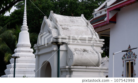 Wat Nangchi, Chruch in Buddhism and garden 107542998