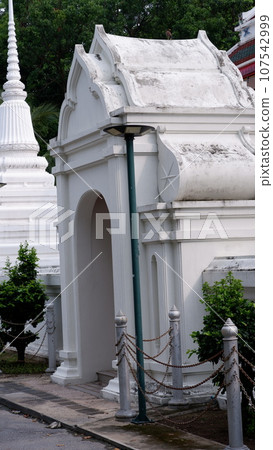 Wat Nangchi, Chruch in Buddhism and garden 107542999