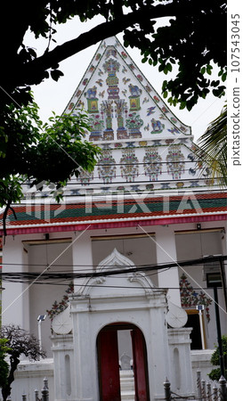 Wat Nangchi, Chruch in Buddhism and garden 107543045