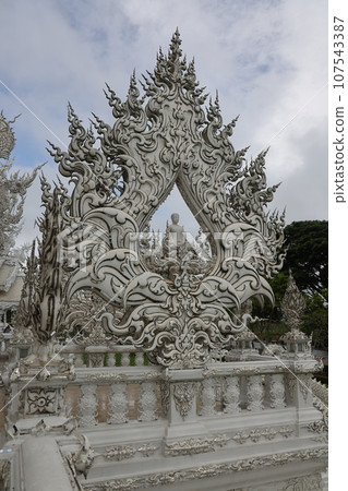 [Thailand] Wat Rong Khun 107543387