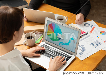 Office designer faceless Office designer faceless 107545477