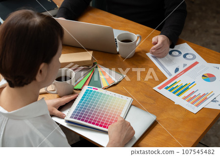 辦公室設計師不露面 107545482