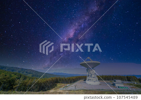 "Nagano Prefecture" Starry sky landscape synthesized with parabolic antenna Starry sky synthesis 107545489